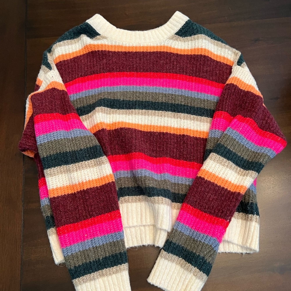 American eagle women’s sweater